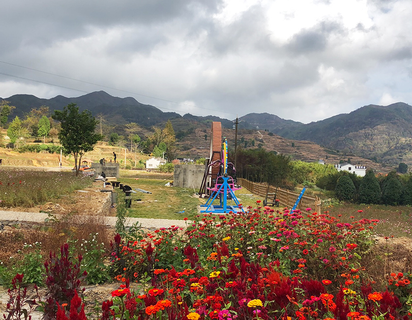 浙江臺州南坪旅游景區(qū)太空飛環(huán)，360°旋轉(zhuǎn)單車