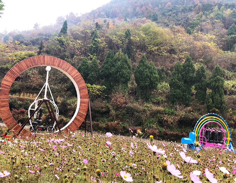 浙江臺州南坪旅游景區(qū)太空飛環(huán)，360°旋轉(zhuǎn)單車