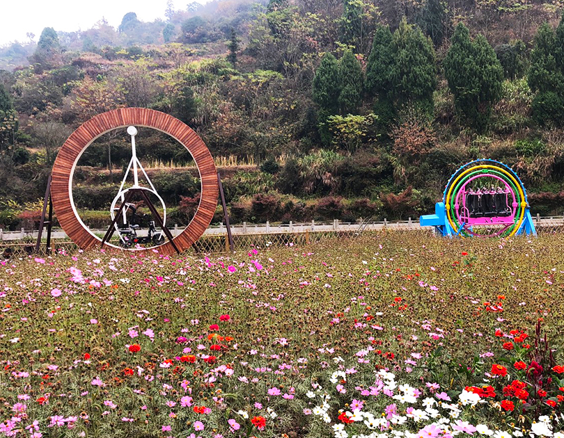 浙江臺州南坪旅游景區(qū)太空飛環(huán)，360°旋轉(zhuǎn)單車
