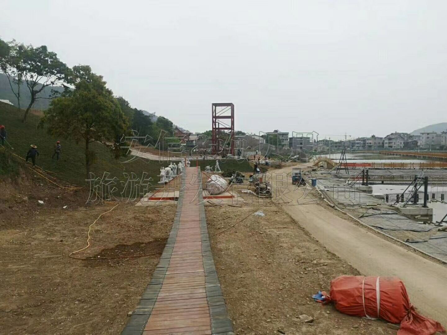 浙江省臺州市風(fēng)火輪，水上趣橋，網(wǎng)紅橋，網(wǎng)紅秋千，摩拜單車安裝完畢